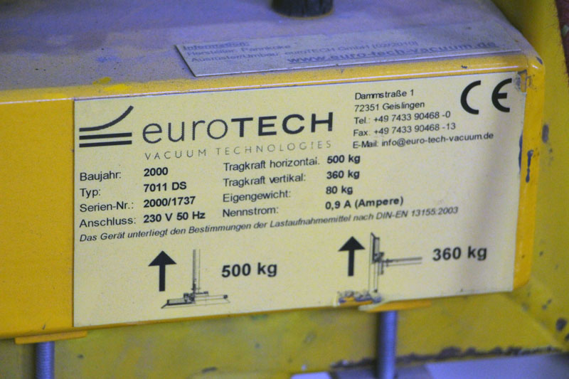 An dem umgebauten Pannkoke Vakuumheber befindet sich dieses Typschild der Firma euroTECH.