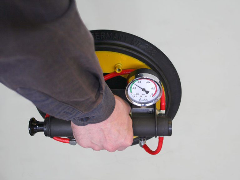 Der PALÜ – Handsauggriff 290M bietet Ihnen viel Sicherheit und eine hohe Tragfähigkeit. Wer ihn einmal hatte, möchte ihn nicht mehr missen.