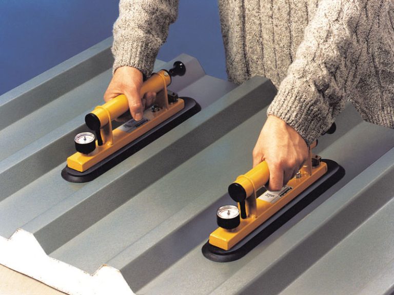 Der PALÜ – Handsauggriff 293 bietet Ihnen viel Sicherheit und eine Möglichkeit Dämmpanelle anzuheben durch seine besondere Form.