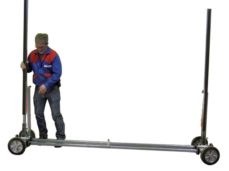 Mit dem Lenkroller 496-120-2 können Platten oder Fensterelemente bis 750 kg leicht bewegt werden. Selbst 1.000 kg lassen sich damit noch bewegen, vorausgesetzt der Boden hat eine ausreichende Tragfähigkeit und ist waagerecht.