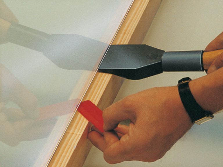 Der PALÜ - 555-KU Klotzhebel aus Kunststoff läuft sehr spitz zu und ist sehr robust. Der ovale Handgriff liegt gut in der Hand.