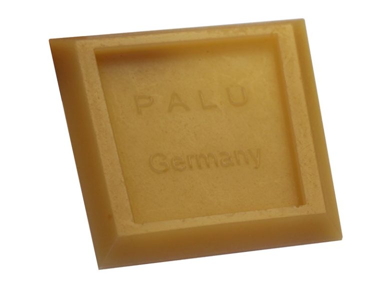 Der bekannte Palue-Abstreichspachtel direkt vom Hersteller. Dieses auch als Fugenglätter oder Silikon-Spachtel bekannte Werkzeug hilft Ihnen beim sauberen Abziehen von überschüssiger Versiegelungs- oder Dichtmasse, zum Bespiel bei der Fenster- oder Tür-Herstellung.