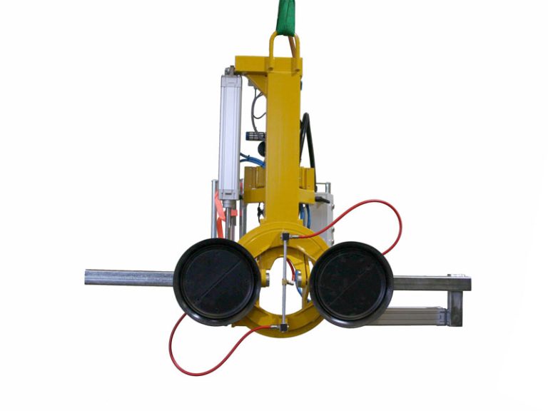 Der Vakuumheber 7025-MDmS4-2/E ist für die Produktion von Fenstern und Türen gedacht. Der Abstand seiner Sauger ist veränderbar.