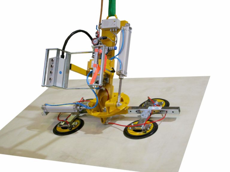Der Vakuumheber 7025-MDmS4-2/E ist für die Produktion von Fenstern und Türen gedacht. Der Abstand seiner Sauger ist veränderbar.