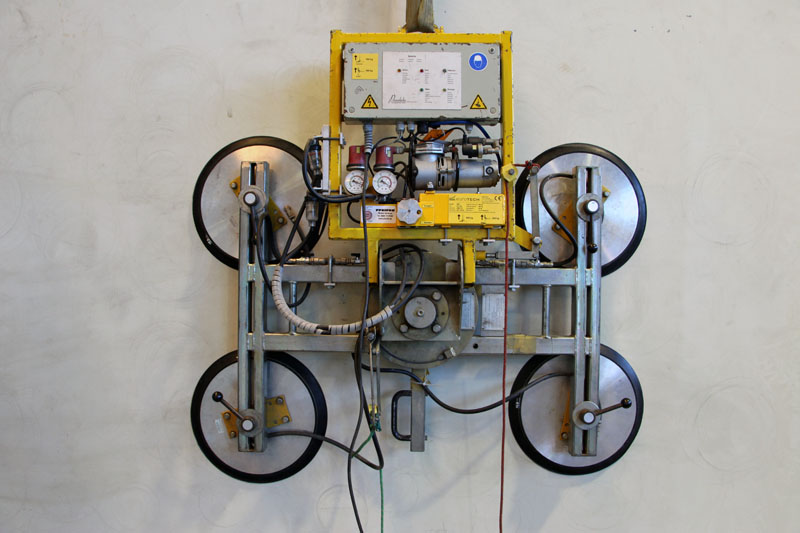 Converted Pannkoke vacuum lifter