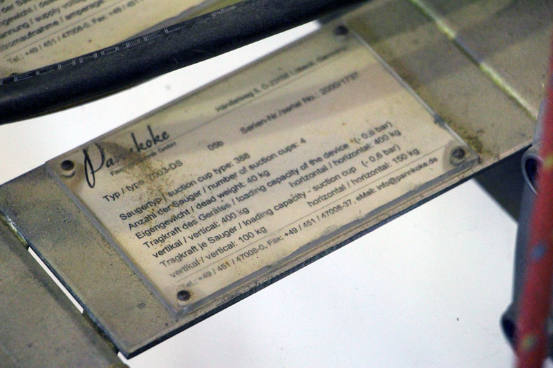 Who is manufacturer - 09 However, this type plate is still present on the Pannkoke vacuum lifter converted by euroTECH.